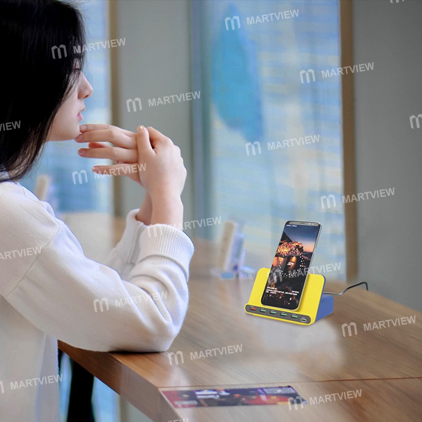Mechanic iCharge8 LCD Digital Display Fast Charger 8 Port USB Charging Dock with Wireless Charger